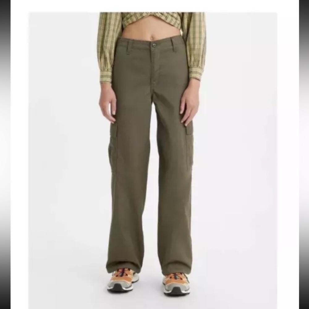 Levi's Women's High Rise Wide Leg Relaxed Cargo Pants Loose, Olive Cargo, 24x30